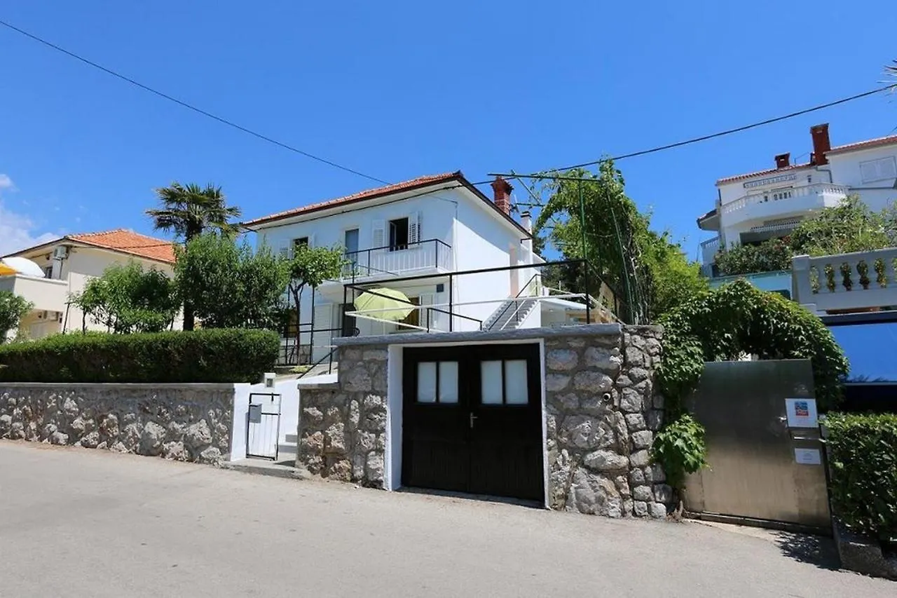 Apartment In Silo/Insel Krk 13550