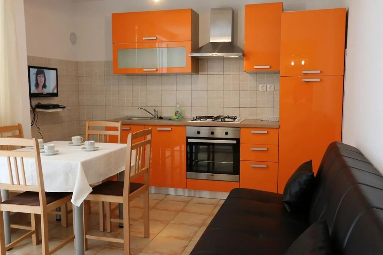 Apartment In Silo/Insel Krk 13550